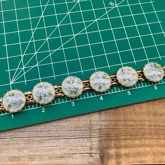 Vintage MCM Hand Painted Porcelain Floral Cabochon Bracelet Gold Tone - Picture 2 of 4